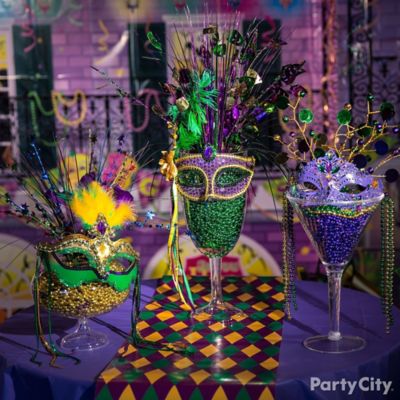 Mardi Gras Beads Display Idea Mardi Gras Decorating Ideas Mardi Gras Party Ideas Holiday